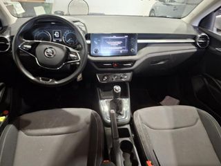 Skoda Fabia 2023 1.0 AMBITION EVO-thumb-4