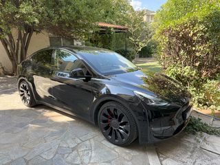 Tesla Model Y 2023 PERFORMANCE