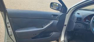 Toyota Avensis '04-thumb-9