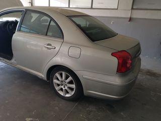 Toyota Avensis '03