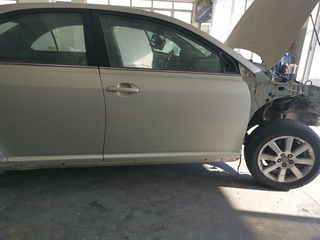 Toyota Avensis '03-thumb-3
