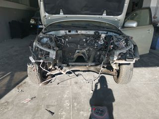 Toyota Avensis '03-thumb-4