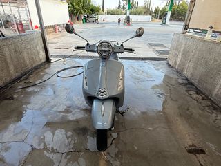 Piaggio GTS 300 2022