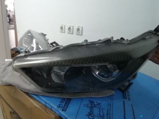 Toyota yaris-thumb-1