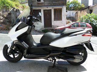 Kymco Downtown 300i 2011