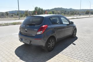 Hyundai i 20 2013-thumb-4