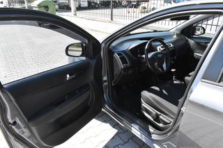 Hyundai i 20 2013-thumb-8