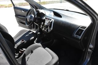 Hyundai i 20 2013-thumb-9