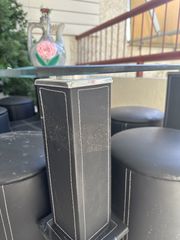 Γυάλινο τραπέζι με δερματίνη και έξι καθίσματα