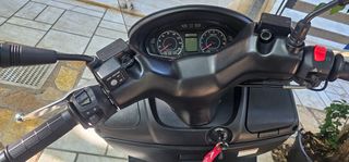 Suzuki Burgman 200 2019 ABS-thumb-6