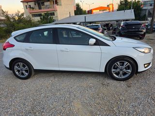Ford Focus 2016-thumb-2