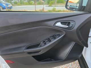 Ford Focus 2016-thumb-6