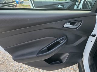 Ford Focus 2016-thumb-10