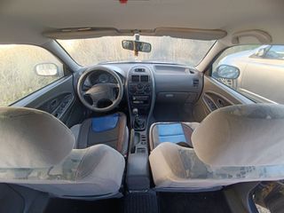 Mitsubishi Carisma 1997-thumb-14