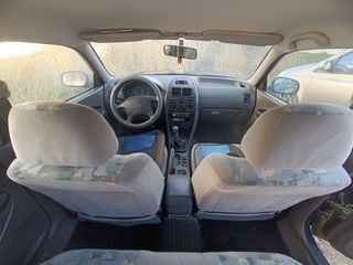 Mitsubishi Carisma 1997-thumb-15