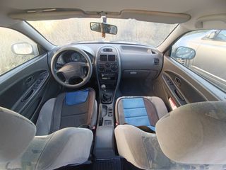 Mitsubishi Carisma 1997-thumb-21