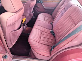 Mercedes-Benz E 200 1991-thumb-11