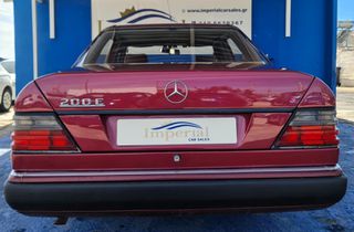 Mercedes-Benz E 200 1991-thumb-5