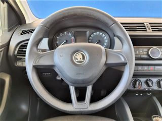 Skoda Fabia 2017-thumb-8