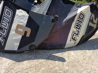 Kitesurf 2023 fluid kites ,12 m - 9 m- bar