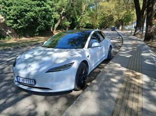 Tesla Model 3 2024 Highland-thumb-4