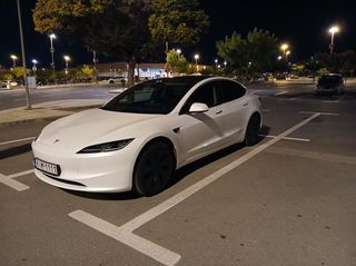 Tesla Model 3 2024 Highland-thumb-8