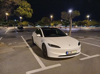 Tesla Model 3 2024 Highland-thumb-9