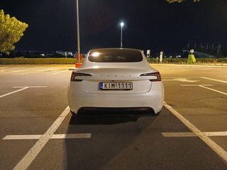 Tesla Model 3 2024 Highland-thumb-10