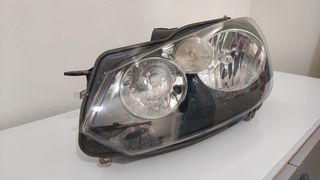 Φανάρι εμπρός αριστερό, για Golf 6 ,γνήσιο και σε άριστη κατάσταση, με όλες τις λάμπες κομπλέ, έτοιμο για τοποθέτηση!