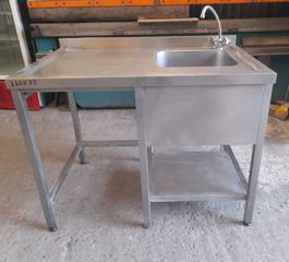 Λαντζα πάγκος με 1 γούρνα 40Χ40 αριστερά και δεξιά πάσο και αριστερά θέση κάδου,κλπ.Διαστάσεις 110Χ70Χ87.