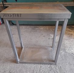 Τραπέζι πάγκος εργασίας σταθερός η τροχήλατος.  Διαστάσεις 70χ45χ87