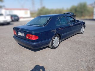 Mercedes-Benz E 200 2000-thumb-5
