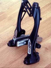 1 SHIMANO DEORE XT BR-M770. Εμπρόσθιο φρένο τύπου V-brake