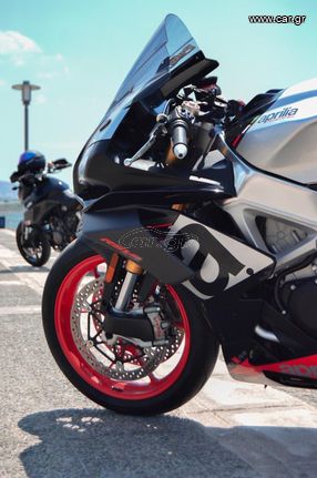 Aprilia rsv4 factory winglets