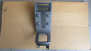 Κεντρική κονσόλα με χειριστήρια καλοριφέρ-A/C AUTO και radio με οθόνη πολλαπλών ενδείξεων από Volvo S40 2004-2011