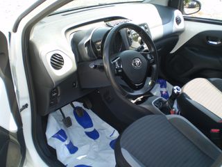 Toyota Aygo (X) 2019-thumb-4