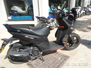 Aprilia SR 125 2024 E5-thumb-1