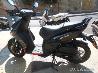 Aprilia SR 125 2024 E5-thumb-3