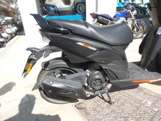 Aprilia SR 125 2024 E5-thumb-7