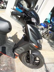 Aprilia SR 125 2024 E5-thumb-8