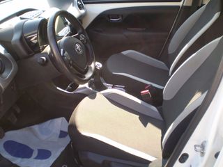 Toyota Aygo (X) 2016-thumb-6