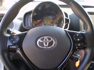 Toyota Aygo (X) 2016-thumb-8
