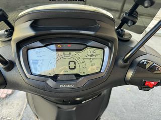 Piaggio Beverly 400 2022 400S