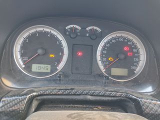 Volkswagen Golf 2003-thumb-1