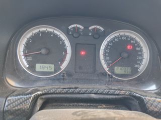 Volkswagen Golf 2003-thumb-2
