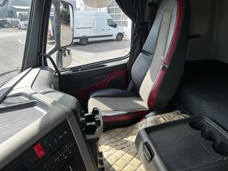 Volvo 2019-thumb-8