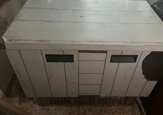 ΑΔΕΙΑΣΜΑ ΑΠΟΘΗΚΗΣ Ερμάριο ψυγείο πάγκος με μηχανή και 2 πόρτες
