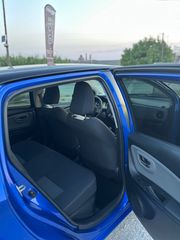 Toyota Yaris 2017-thumb-12