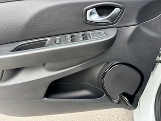 Renault Clio 2017 *EDITION ONE* 1.5 dci90 eco2 Edition One Bose 90hp automatic-thumb-33