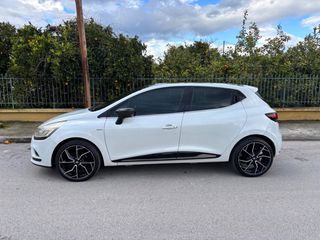 Renault Clio 2017 *EDITION ONE* 1.5 dci90 eco2 Edition One Bose 90hp automatic-thumb-40